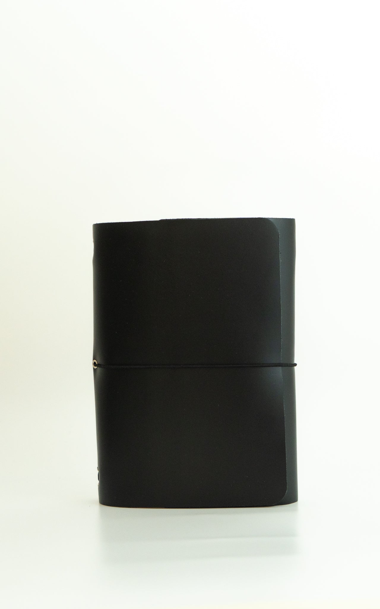 Classic Everbound (A5) – Funda de piel de diseño tríptico