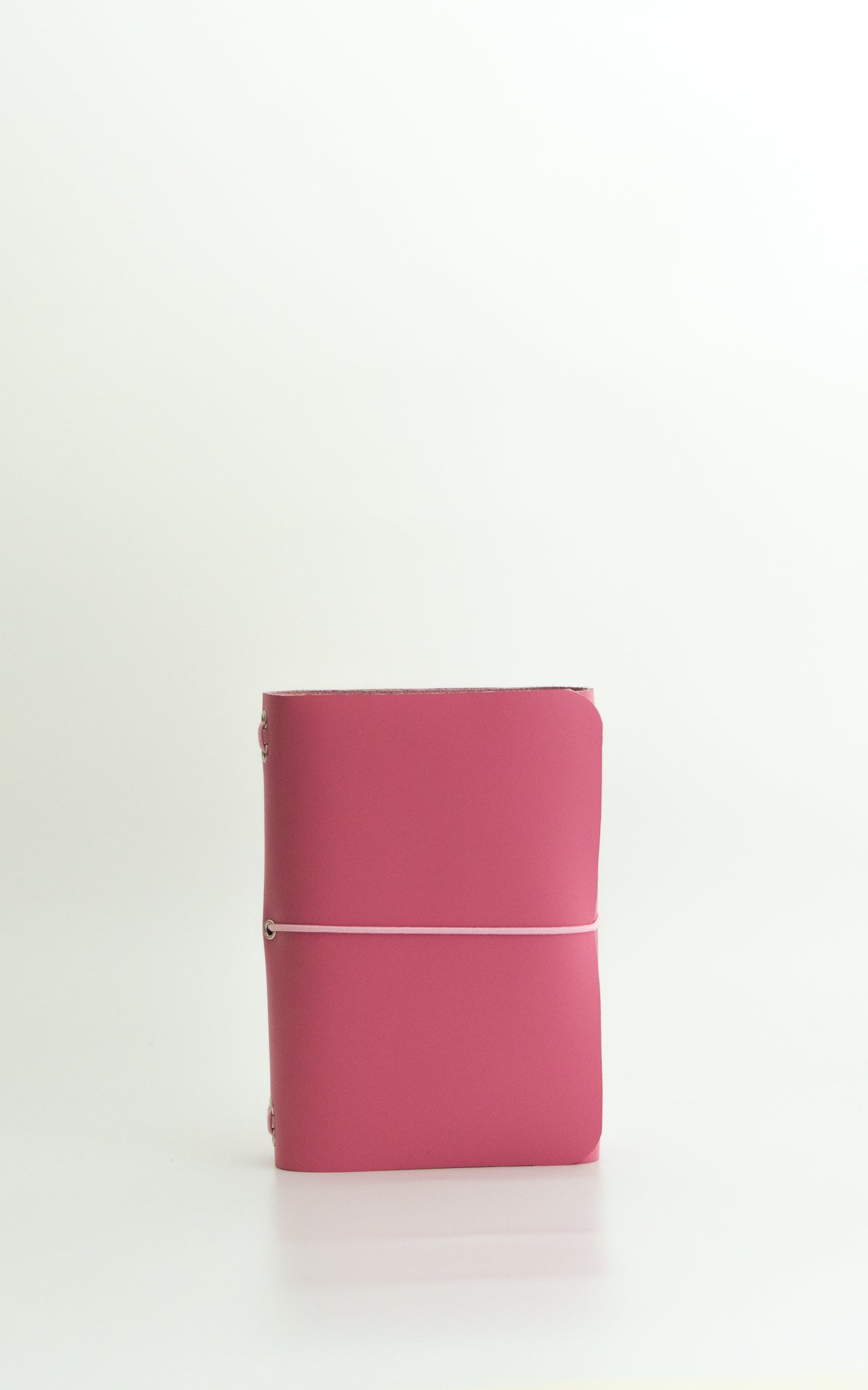 Sister Everbound (A6) - Funda de piel de diseño tríptico