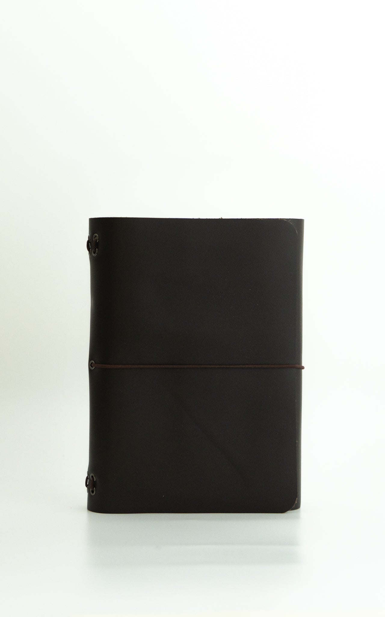 Classic Everbound (A5) – Funda de piel de diseño tríptico