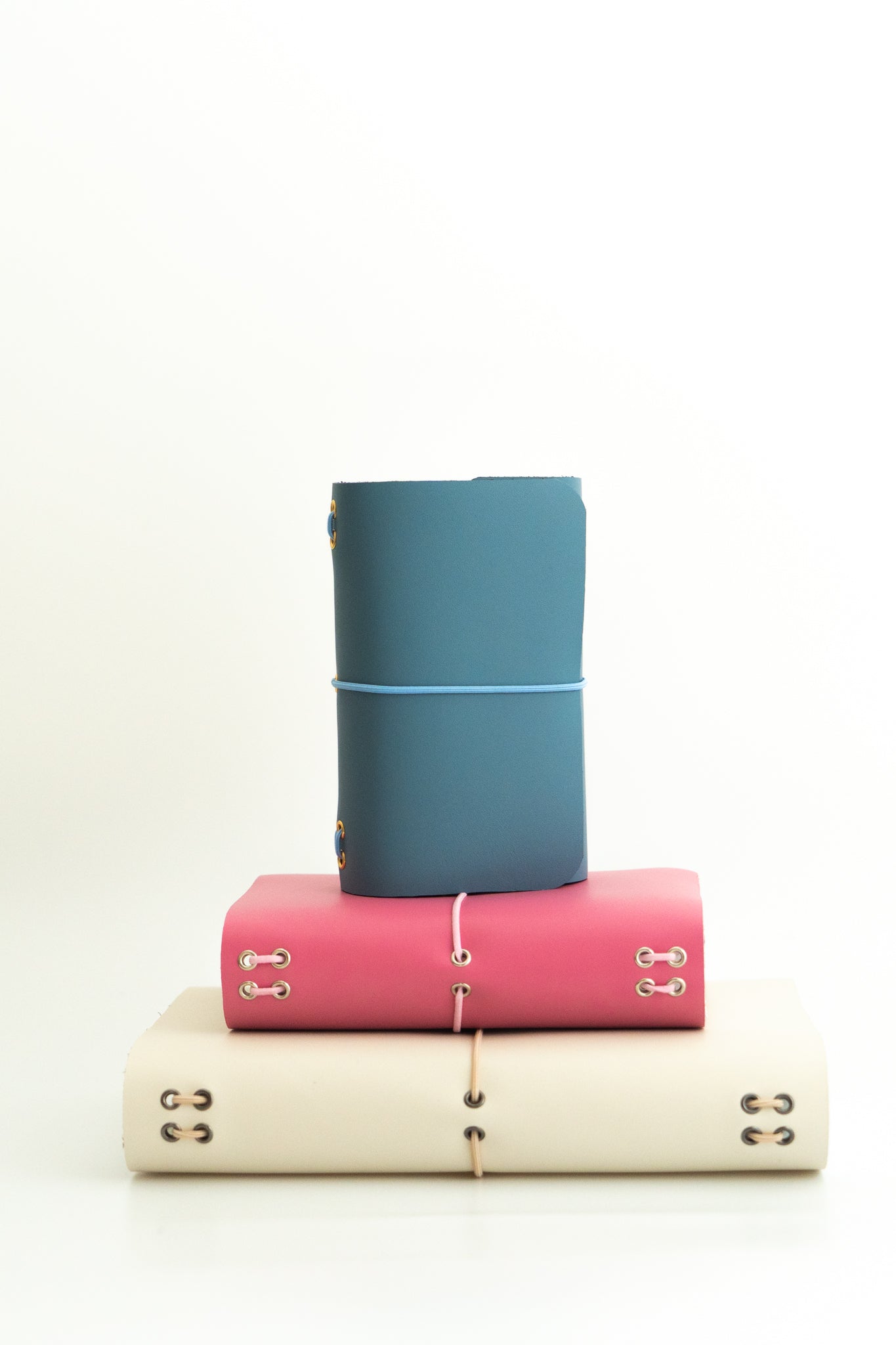 Classic Everbound (A5) – Funda de piel de diseño tríptico