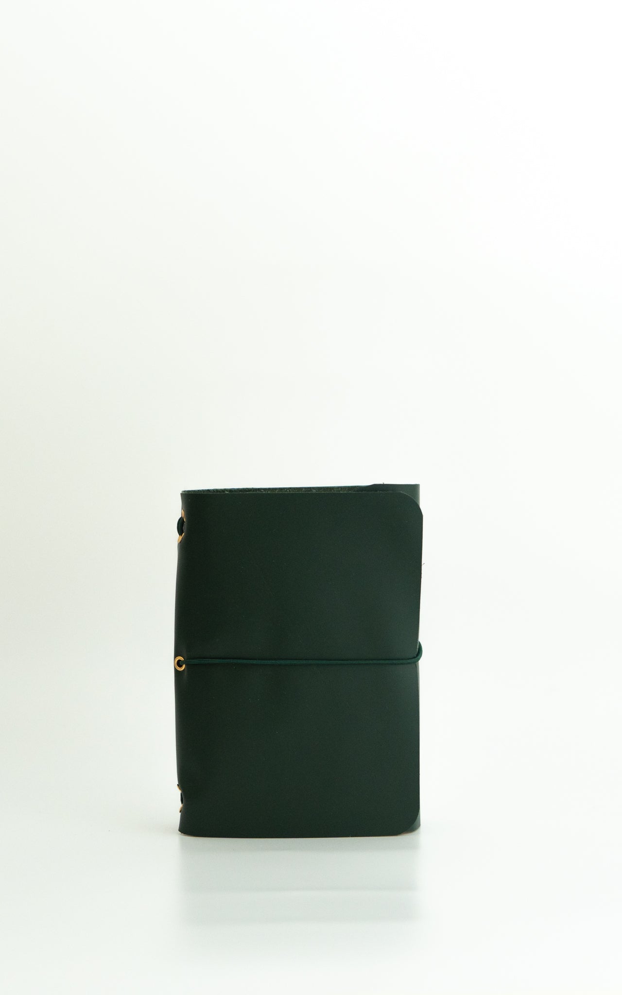 Sister Everbound (A6) - Funda de piel de diseño tríptico